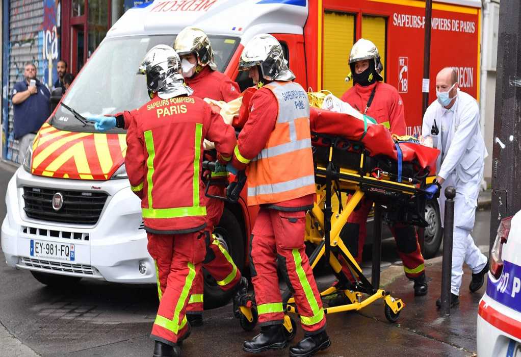Αιματηρή επίθεση στο Παρίσι με έναν νεκρό και δύο τραυματίες (VIDEO)
