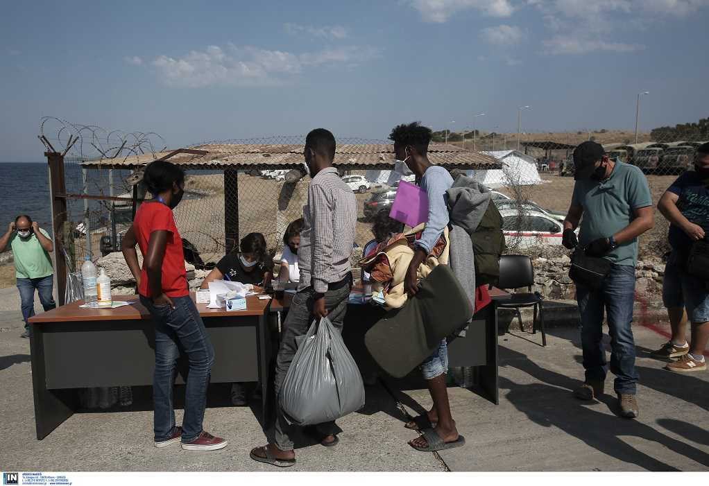 Οι πρώτοι μετανάστες στον καταυλισμό του Καρέ Τεπέ (ΦΩΤΟ)