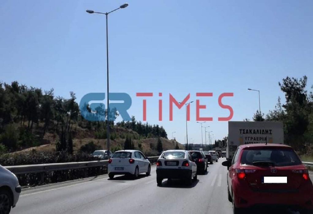 Θεσσαλονίκη: Μεγάλο μποτιλιάρισμα στην Περιφερειακή Οδό λόγω εργασιών