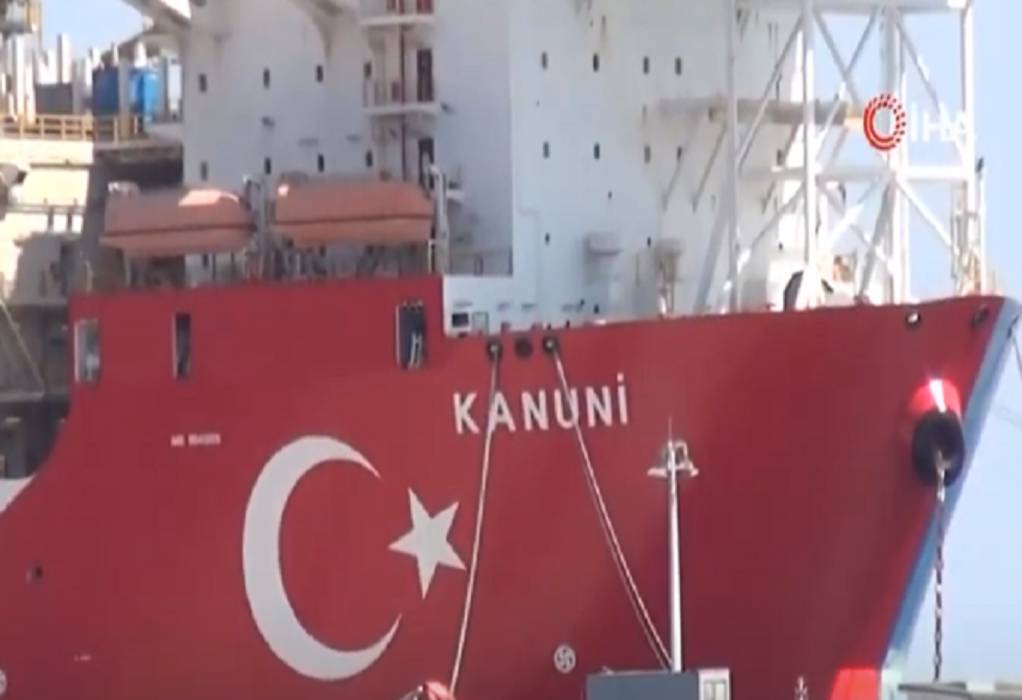 Το τουρκικό γεωτρύπανο «Kanuni» διέρχεται τα Δαρδανέλλια