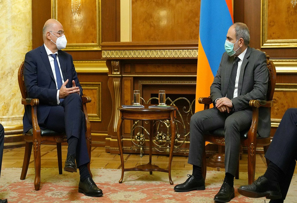 Συναντήσεις Δένδια με πρόεδρο και πρωθυπουργό της Αρμενίας (VIDEO)