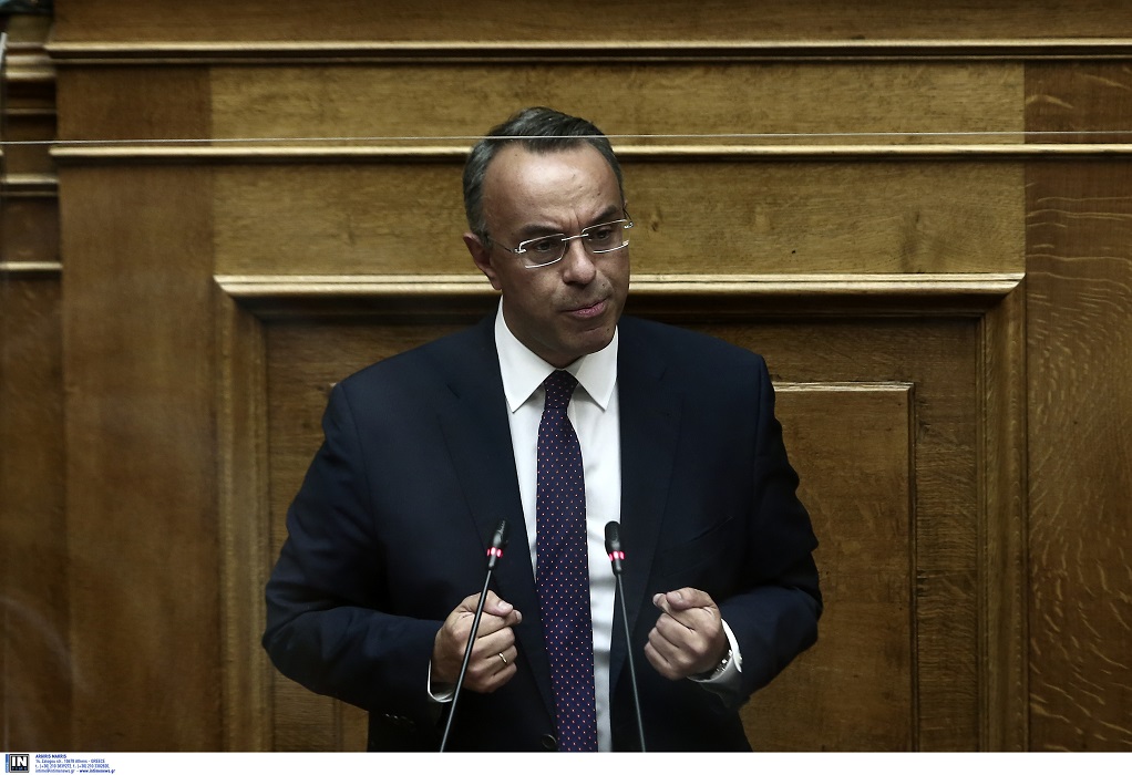Σταϊκούρας-Βουλή: Η ελληνική οικονομία ανακάμπτει