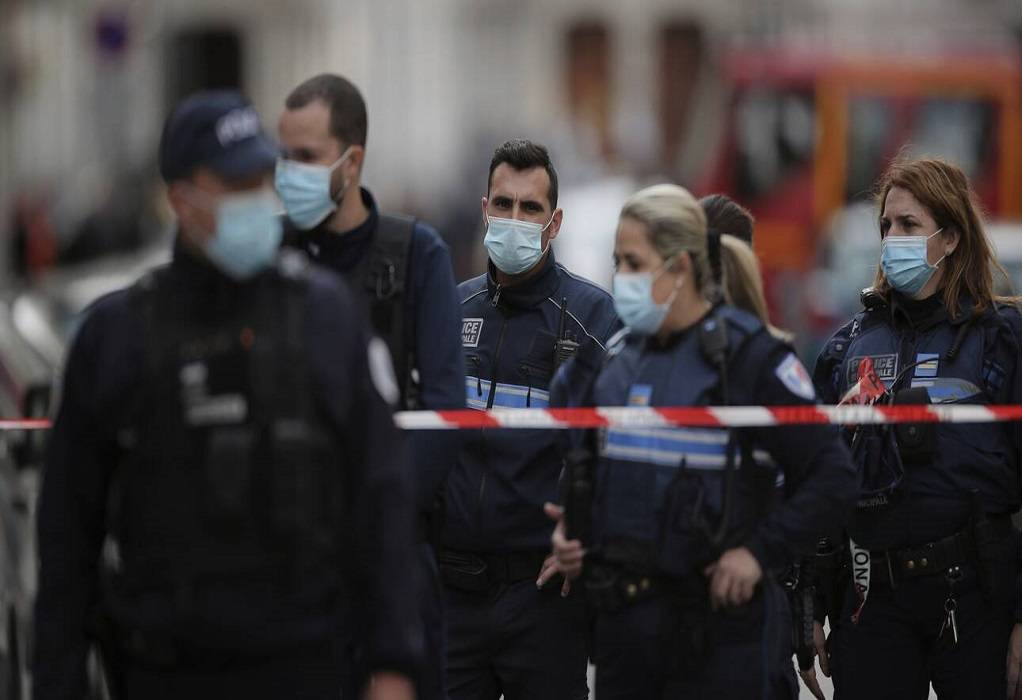 Γαλλία: 38χρονος έκοψε το κεφάλι και τα γεννητικά όργανα άνδρα-Τα πήγε στο αστυνομικό τμήμα