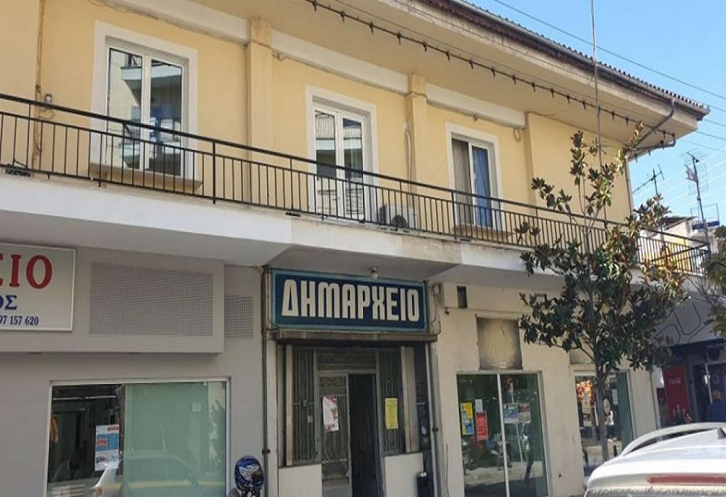 Γρεβενά: Άγριος ξυλοδαρμός αντιδημάρχου από ξενοδόχο – Τι λέει ο δήμαρχος