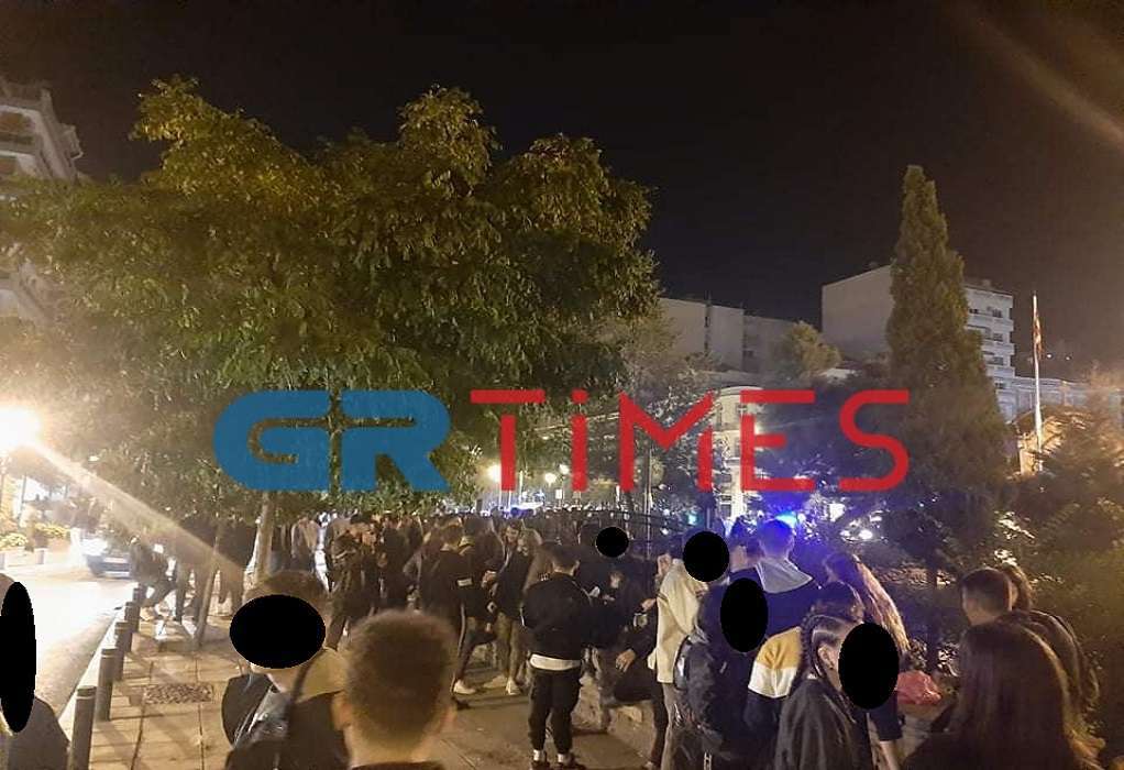 Απίστευτος συνωστισμός στο κέντρο της Θεσσαλονίκης (ΦΩΤΟ-VIDEO)