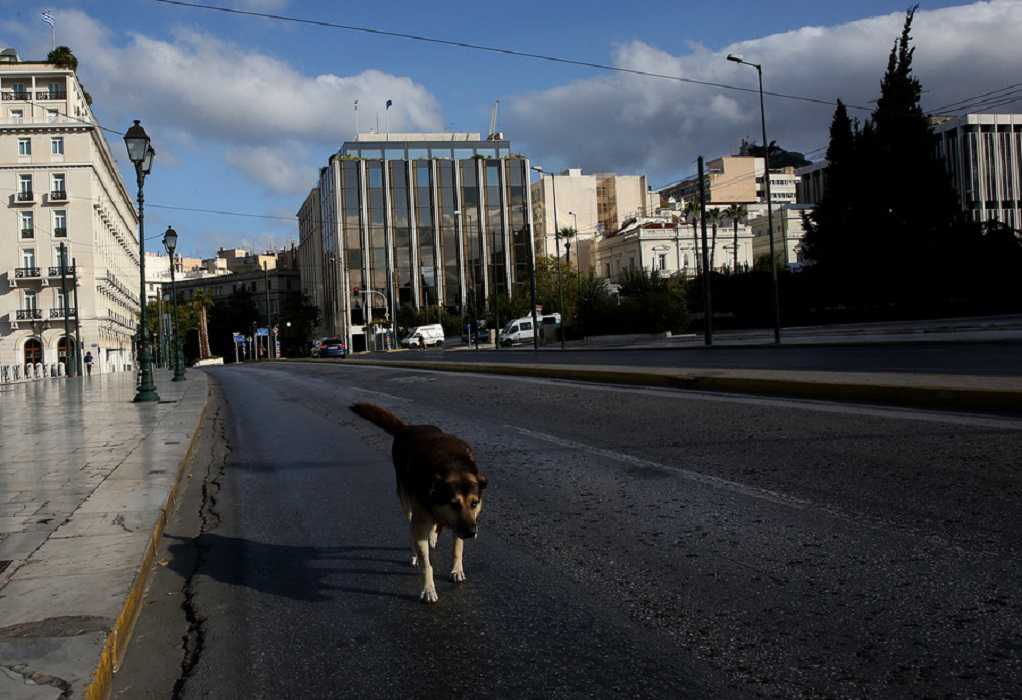 Lockdown: Έρημη πόλη η Αθήνα – Άδειοι δρόμοι και πλατείες