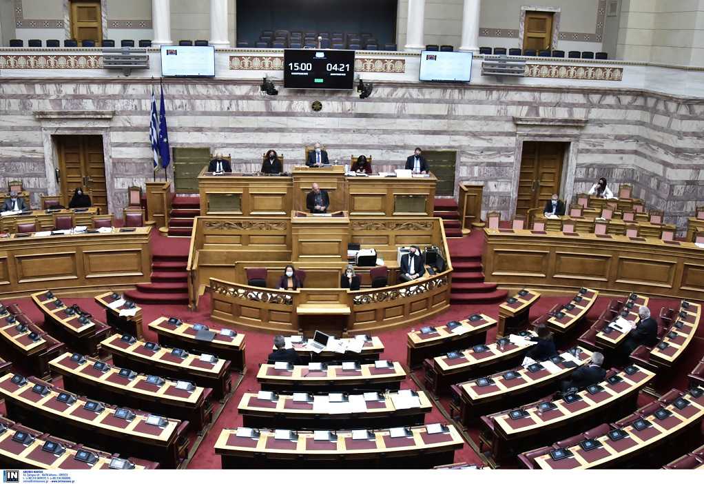 Βουλή: Στην Ολομέλεια σήμερα το εργασιακό νομοσχέδιο