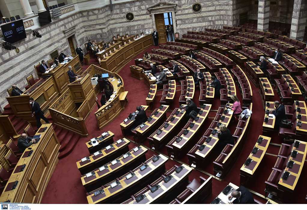 Βουλή: Υπερψηφίστηκε το ν/σ για τη συνεπιμέλεια