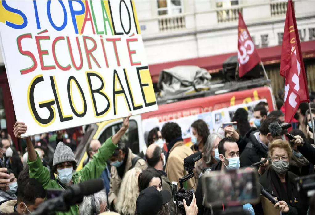 Γαλλία: Διαδηλώσεις κατά του νόμου “καθολικής ασφάλειας” (VIDEO)