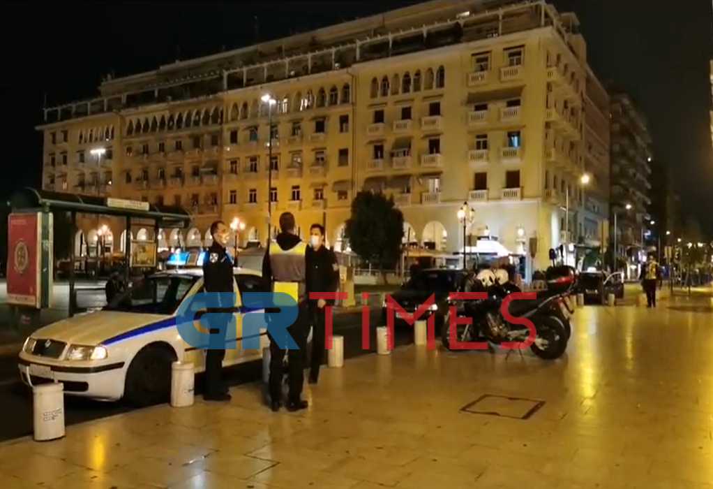 Lockdown στη Θεσσαλονίκη: Έλεγχοι από μικτά κλιμάκια ΕΛ.ΑΣ – Δημοτικής Αστυνομίας (VIDEO)