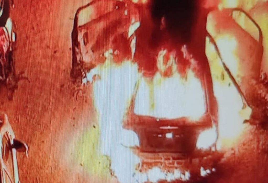 Αθήνα: Στις φλόγες αυτοκίνητα σε Ίλιον, Μενίδι και κέντρο (VIDEO)