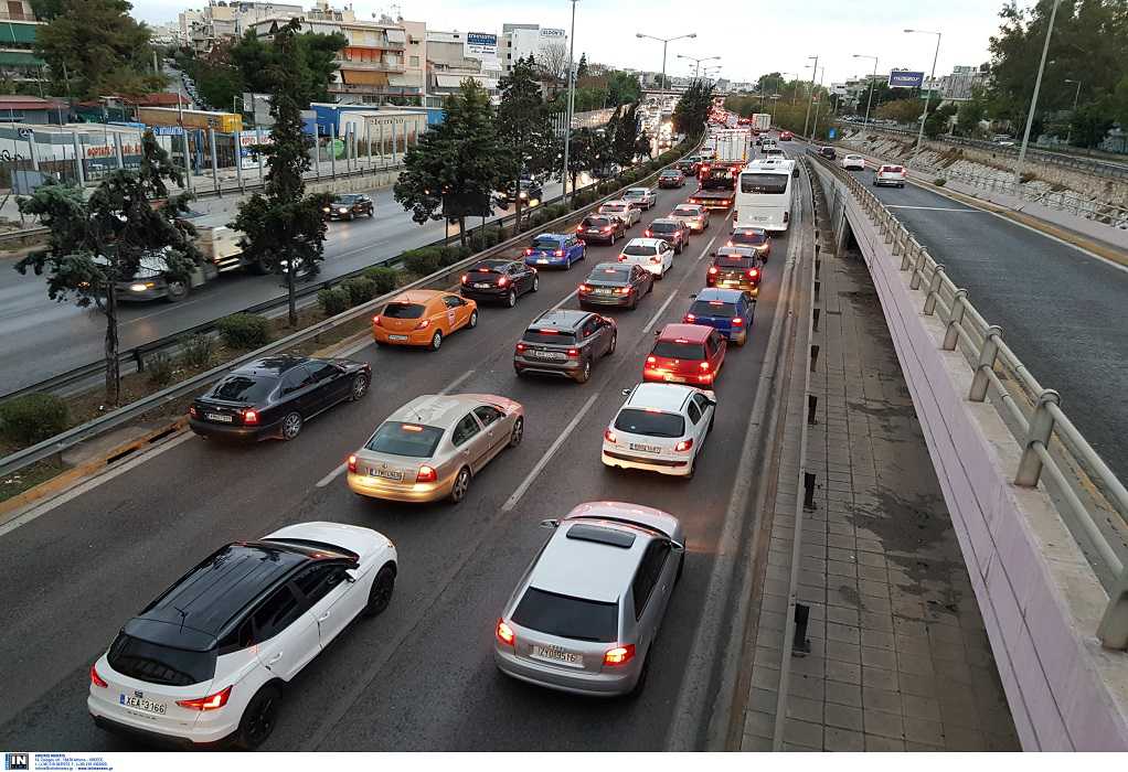 Κίνηση στους δρόμους: Κυκλοφοριακό χάος στην Αθήνα – Πού υπάρχει μποτιλιάρισμα
