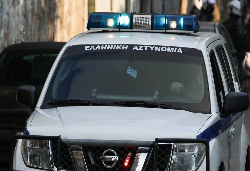 Θεσσαλονίκη: Έπεσαν πάνω σε περιπολικό προσπαθώντας να αποφύγουν τον έλεγχο