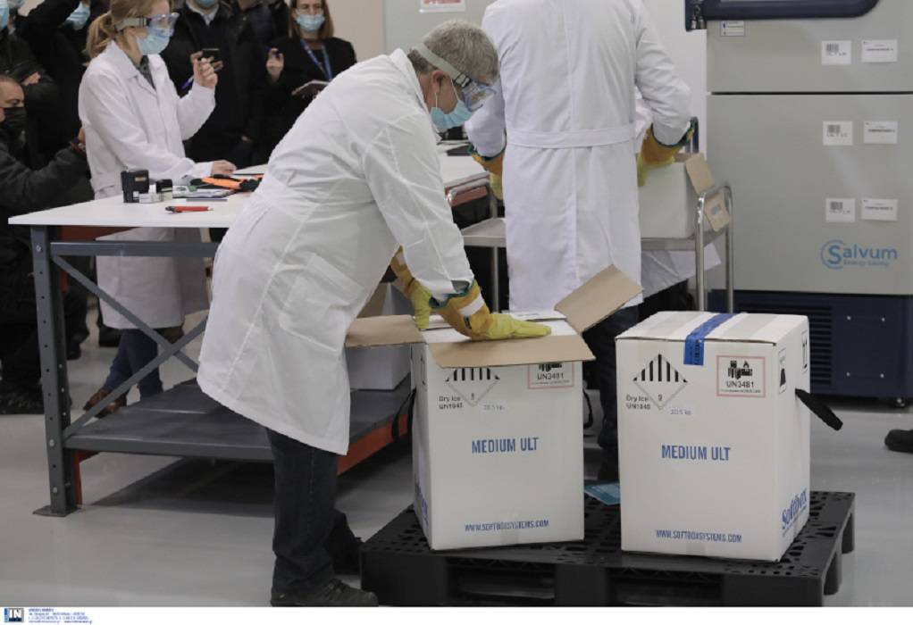 Κορωνοϊός: Ποια πολιτικά στελέχη θα εμβολιαστούν στην πρώτη φάση