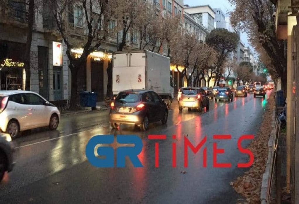 Θεσσαλονίκη: Κυκλοφοριακή κίνηση παρά το lockdown (ΦΩΤΟ-VIDEO)