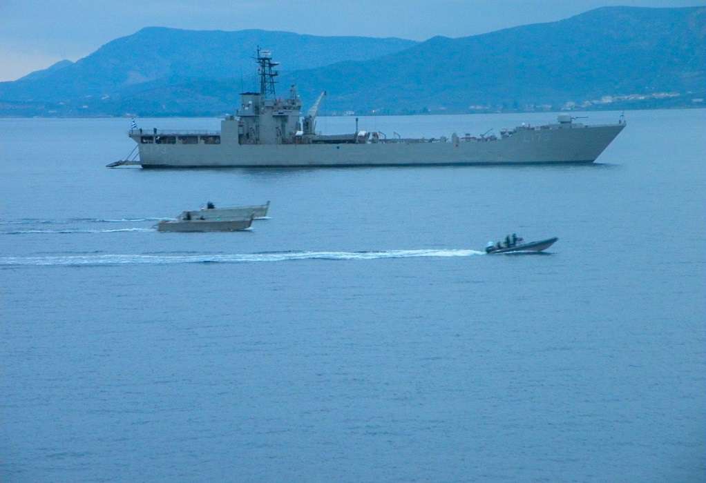 Δύο πολεμικά πλοία και ελικόπτερα στέλνει η Βρετανία στην Ανατολική Μεσόγειο