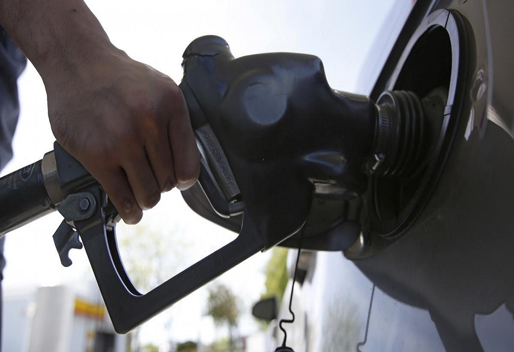 Καύσιμα: «Ανάσα» για τους καταναλωτές η σημαντική υποχώρηση των τιμών