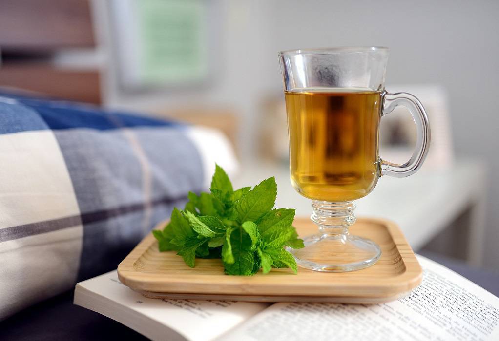 Μπορεί το τσάι με μέλι και λεμόνι να καταπολεμήσει το κρυολόγημα;