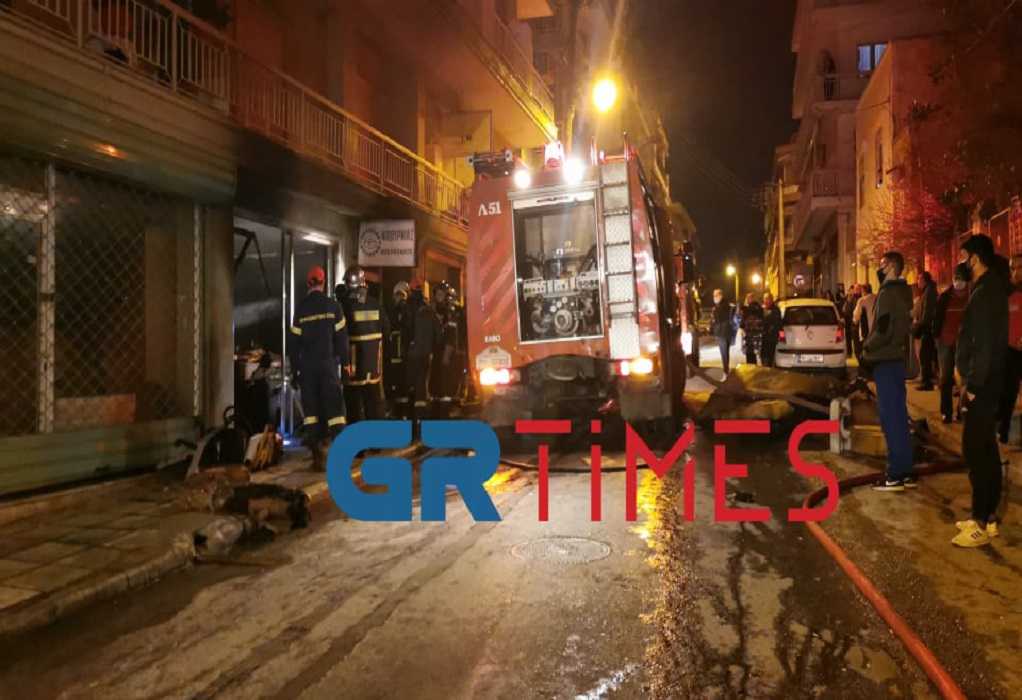 Θεσσαλονίκη: Πυρκαγιά σε κατάστημα – Ένας νεκρός