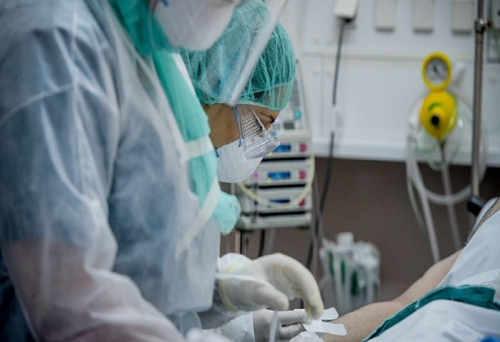 Ηράκλειο: Κρίσιμες ώρες για την 44χρονη μετά τον εμβολιασμό της