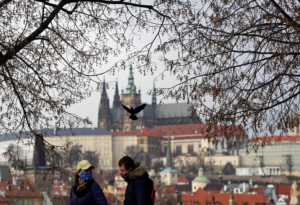Τσεχία: Η κυβέρνηση κηρύσσει κατάσταση έκτακτης ανάγκης λόγω της έξαρσης των κρουσμάτων κορωνοϊού