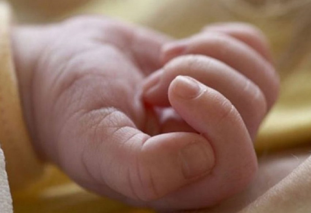 Βρετανία: Δεκάδες θάνατοι μωρών και μητέρων γιατί δεν έλαβαν επαρκή φροντίδα