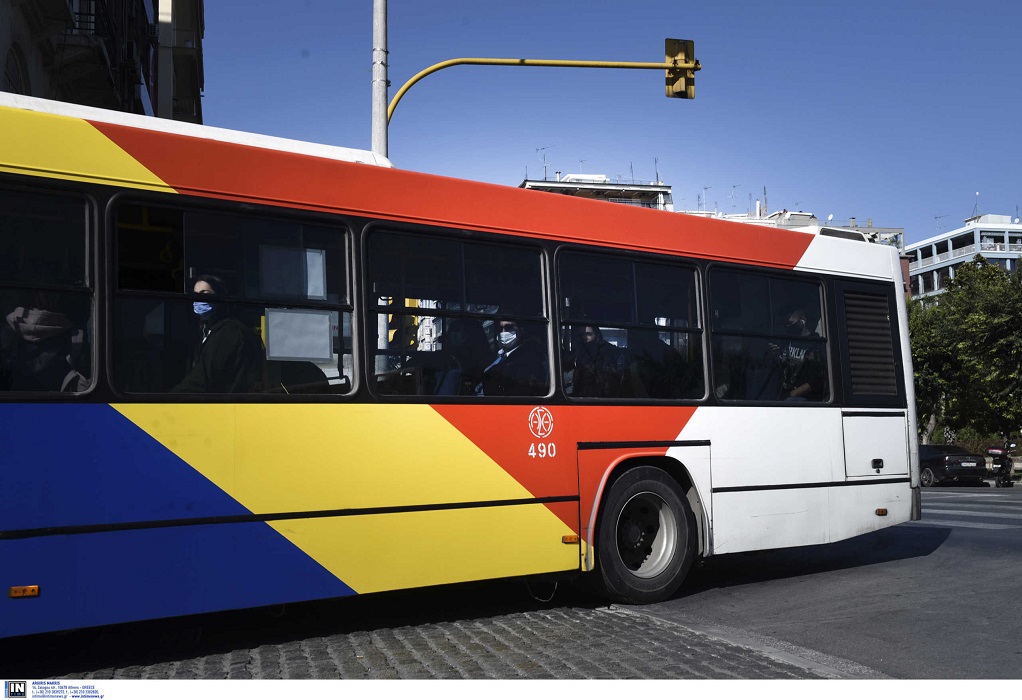 Θεσσαλονίκη: Επίθεση με σιδερογροθιά σε αστικό λεωφορείο (VIDEO) 