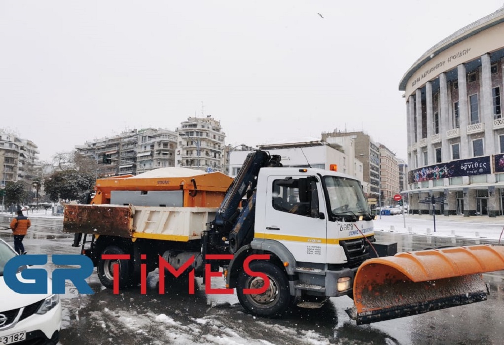 Δ. Θεσσαλονίκης: Σε ετοιμότητα για χιόνια με 1.000 τόνους αλατιού και εκχιονιστικά