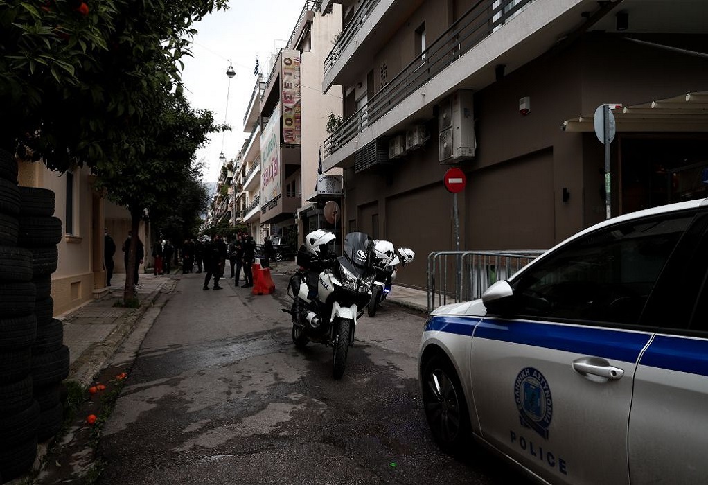 Καρέ – καρέ η καταδρομική επίθεση αντιεξουσιαστών στο Α.Τ Καισαριανής (VIDEO)