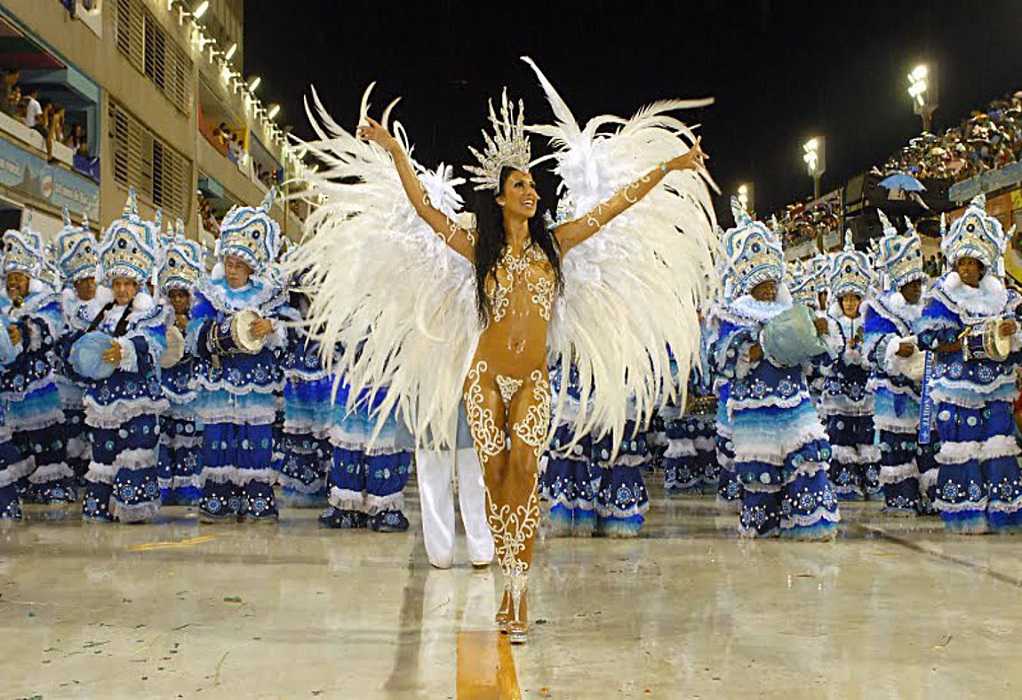 Καρναβάλι: 1 δισ. φέρνουν τα top models στη Βραζιλία θυμίζοντας show της Victoria’s Secret