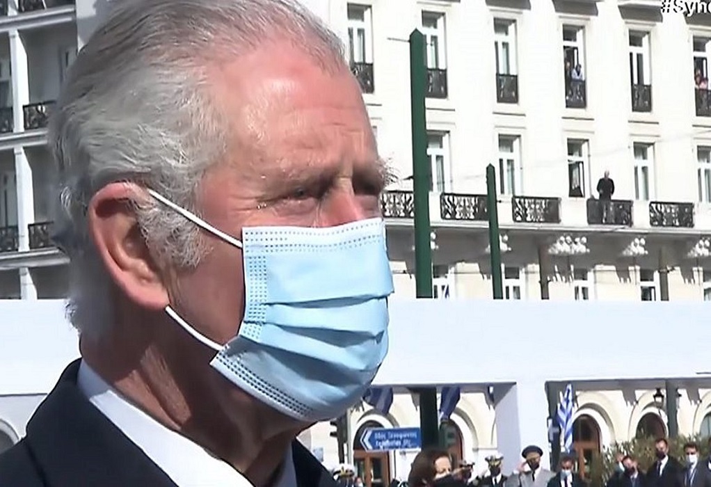 Δάκρυσε ο Πρίγκιπας Κάρολος την ώρα της κατάθεσης στεφάνου (VIDEO)