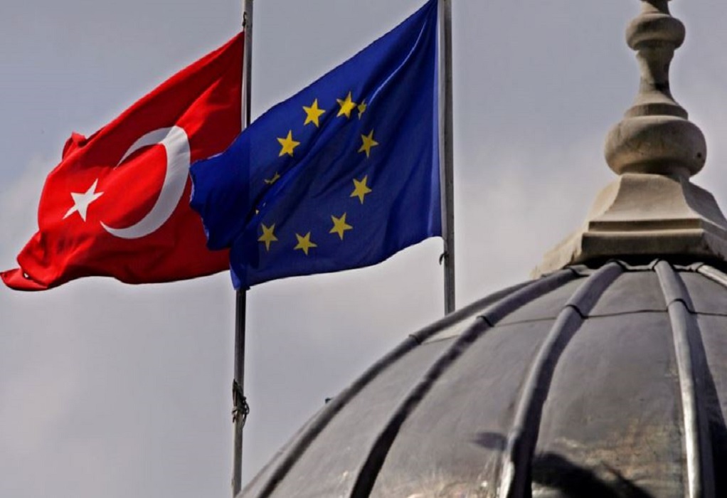 «Ανησυχία» της ΕΕ για νέο νόμο στην Τουρκία που προβλέπει φυλάκιση για «παραπληροφόρηση»