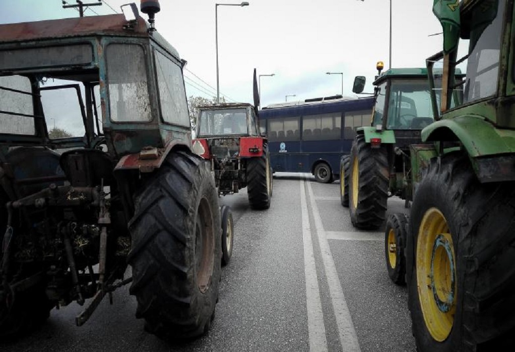 Καρδίτσα: Στους δρόμους ξανά με τα τρακτέρ τους οι αγρότες