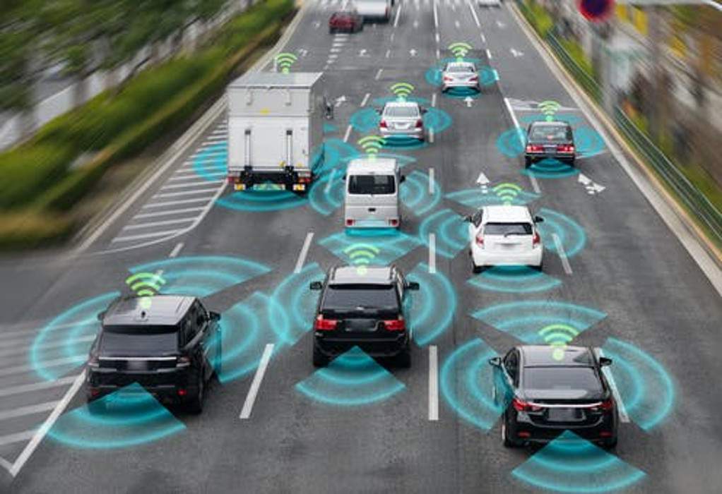 Aυτόνομα οχήματα και 5G απαλλάσσουν τις πόλεις από τα ΙΧ