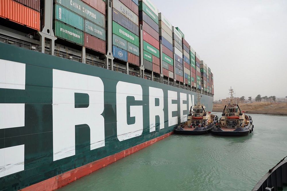 Πλακιωτάκης: Δεκαέξι ελληνικά πλοία είναι σε αναμονή στη Διώρυγα του Σουέζ