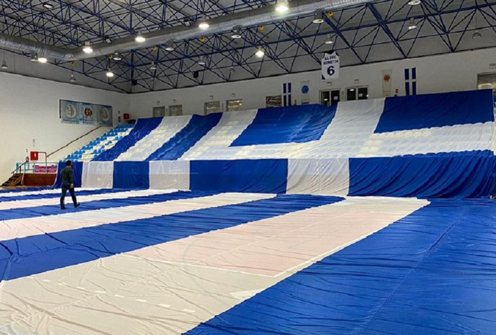 Σαντορίνη: Ετοιμάζουν Ελληνική Σημαία για Ρεκόρ Γκίνες την 25η Μαρτίου