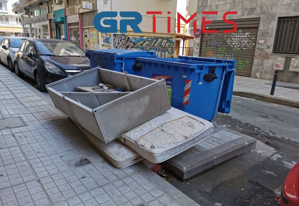 Δήμος Θεσσαλονίκης: Πρόστιμο σε επιχείρηση που έβγαλε ογκώδη στον δρόμο