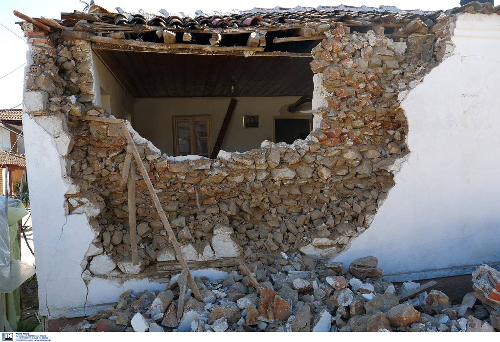 Σεισμός στην Ελασσόνα: “Βυθίστηκε” 38 εκ. η γη ανατολικά του Τυρνάβου