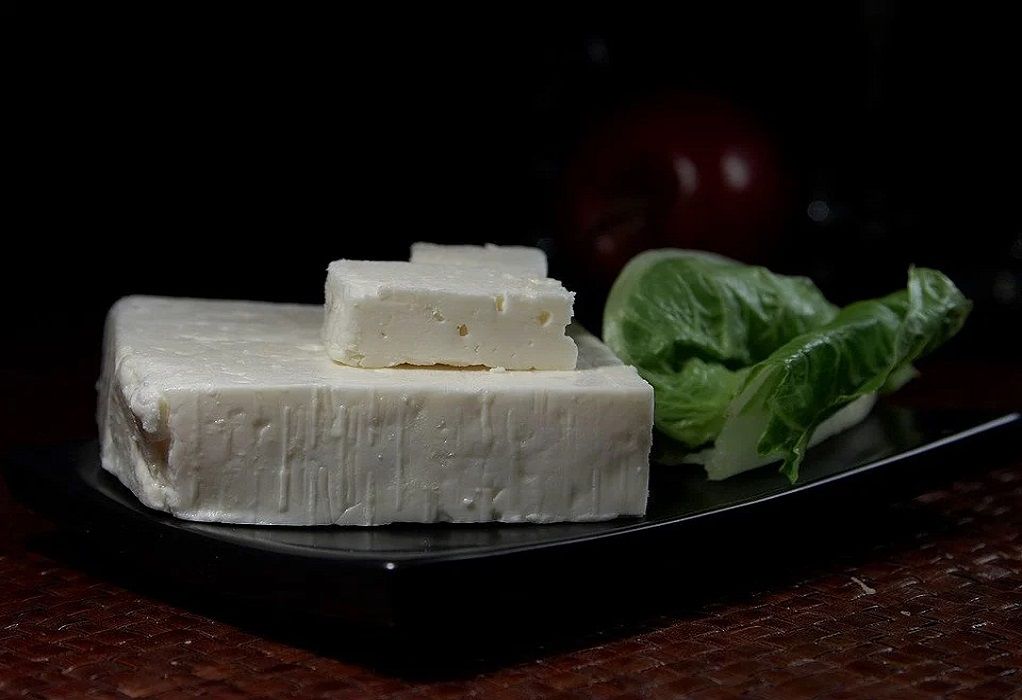 Φέτα: Νέα «απειλή» για το διάσημο ελληνικό τυρί