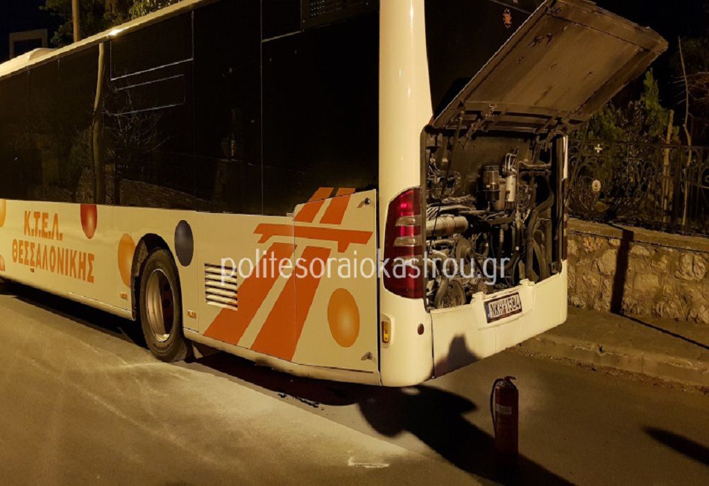 Φωτιά σε αστικό λεωφορείο στη Θεσσαλονίκη