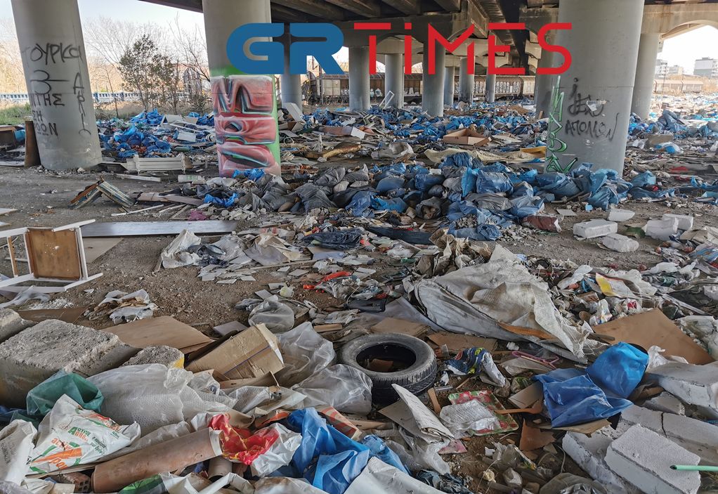 “Απέραντη” χωματερή στη Δυτική Θεσσαλονίκη – “Παγίδες” για οδηγούς (ΦΩΤΟ+VIDEO)