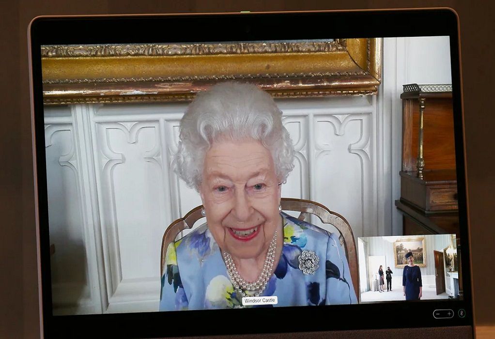 Βρετανία: Τί κάνει την Βασίλισσα Ελισάβετ να γελάει – «Έχει απίστευτη αίσθηση του χιούμορ»
