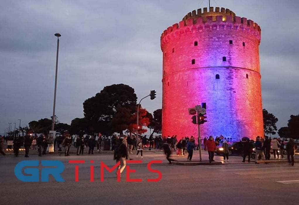 Στα χρώματα της Αρμενίας ο Λευκός Πύργος (ΦΩΤΟ)