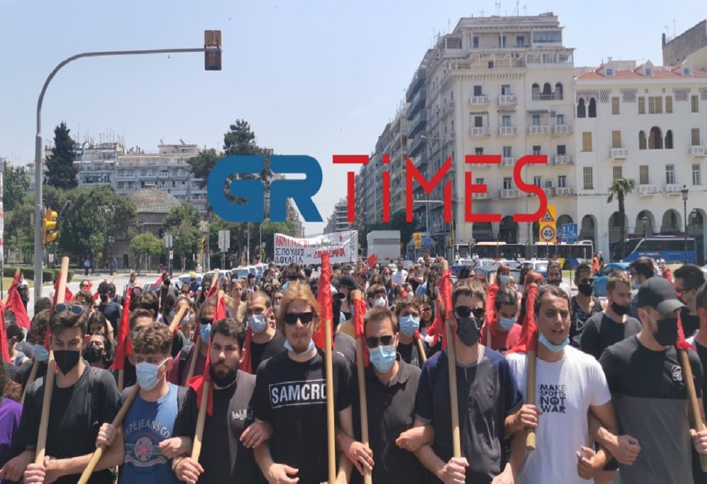 Πορεία φοιτητών στο κέντρο της Θεσσαλονίκης (ΦΩΤΟ-VIDEO)