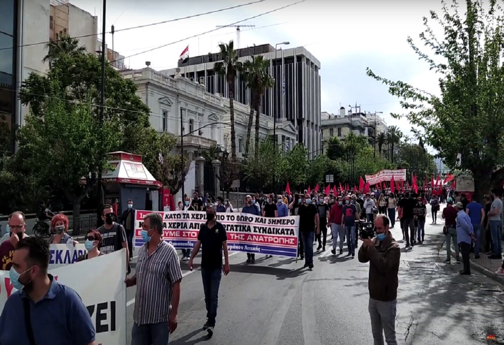 Αθήνα: Γέμισε το Σύνταγμα με διαδηλωτές κατά του εργασιακού νομοσχεδίου