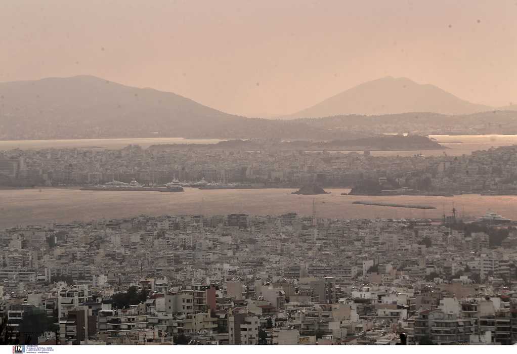 Φωτιά στον Σχίνο: Δέκα φορές πάνω σε σωματίδια η ατμόσφαιρα της Αθήνας
