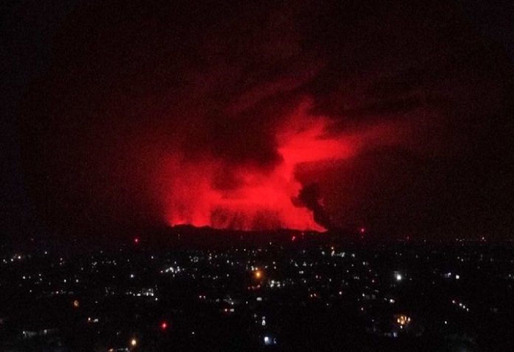 Ινδονησία: Δεκατρείς νεκροί από την έκρηξη του ηφαιστείου Σεμέρου