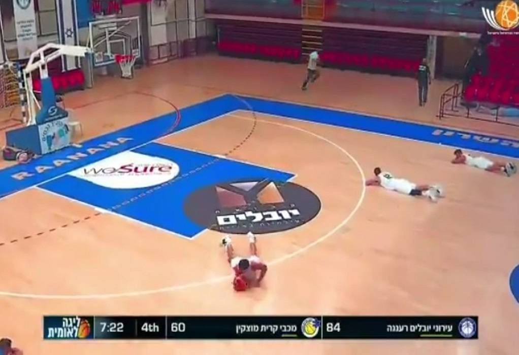 Ισραήλ: Πύραυλος την ώρα αγώνα μπάσκετ – Έπεσαν στο παρκέ οι παίκτες!