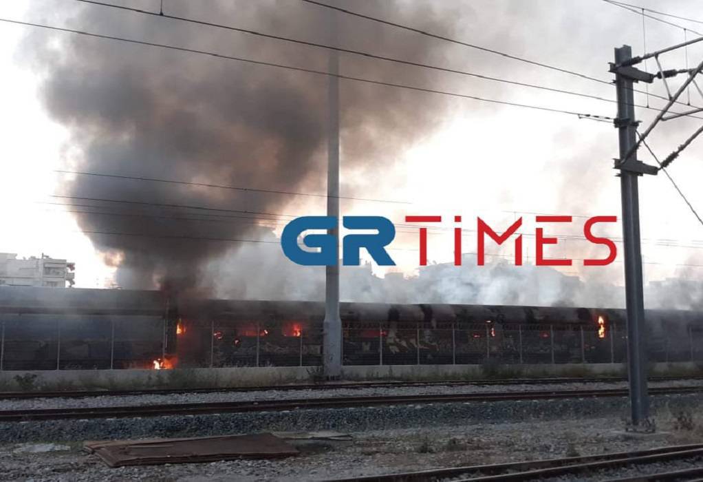 Θεσσαλονίκη: Φωτιά σε βαγόνια στον Σιδ. Σταθμό (VIDEO-ΦΩΤΟ)