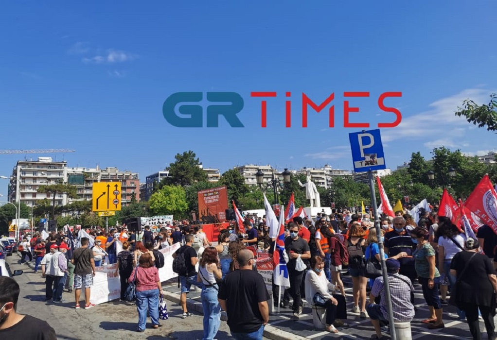 Ξεκίνησε η απεργιακή συγκέντρωση του ΠΑΜΕ στη Θεσσαλονίκη (ΦΩΤΟ-VIDEO)